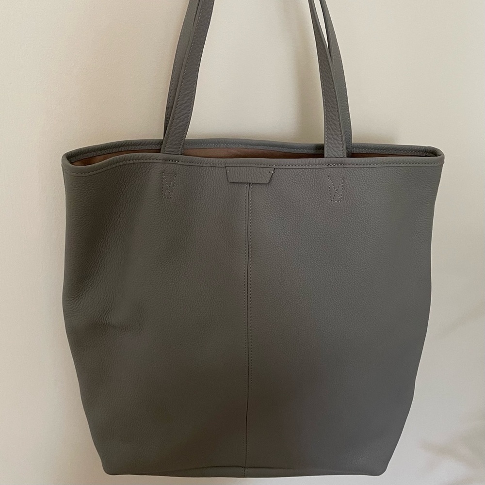 Leatherology Uptown Vertical Tote Bag
